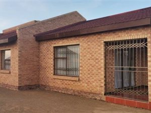 4 Bed House in Thaba Nchu