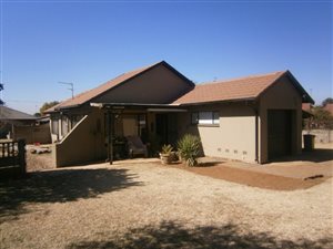 3 Bed House in Mayberry Park