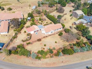 1.1 ha Smallholding in Protea Ridge
