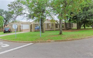 4 Bedroom House in Noordheuwel