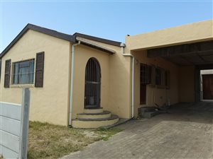 3 Bed House in Strandfontein
