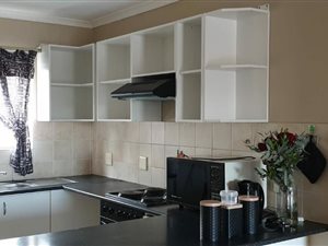 2 Bed Apartment in Vredekloof East