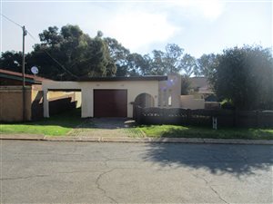 3 Bed House in Roodepoort Central