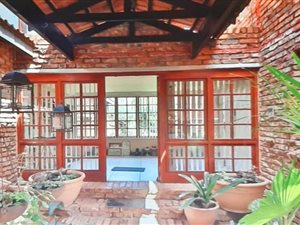 6 Bed House in Heuwelsig