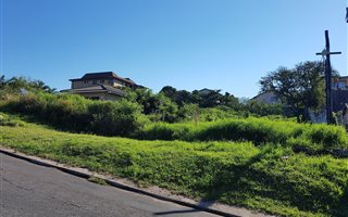 700 m² Land available in High Ridge