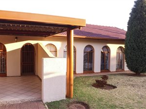 3 Bed House in Riamarpark