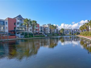 2 Bed Apartment in Century City