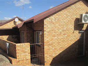 2 Bed House in Safari Gardens