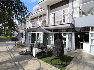 8 Bed House in Waterkloof Ridge