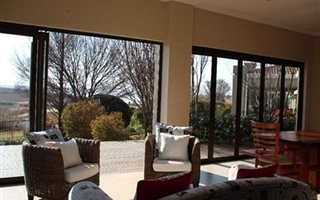 2 Bedroom Townhouse in Bankenveld