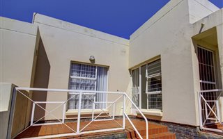 3 Bedroom Townhouse in Radiokop