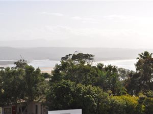 3 Bed Apartment in Signal Hill