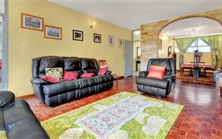 3 Bedroom Apartment in Melrose North