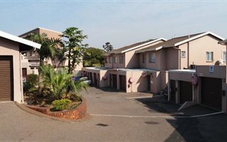 3 Bedroom Simplex in Bluff