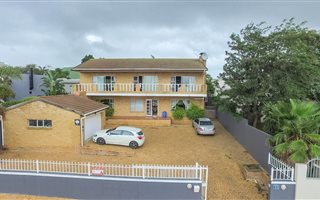 4 Bedroom House in Langeberg Ridge