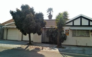 2 Bedroom Townhouse in Huntingdon