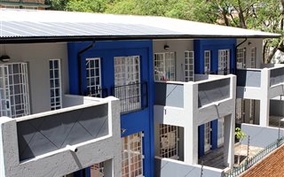 Bachelor apartment in Sunnyside