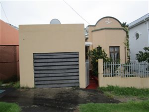 10 Bed House in Quigney