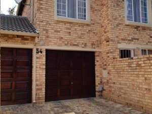3 Bed Duplex in Olivedale