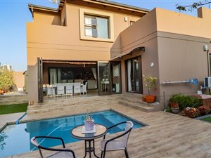 3 Bed House in Waterfall Country Village