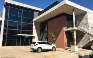 242 m² Commercial space in Lynnwood