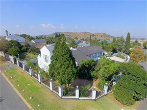 4 Bed House in Oakdene