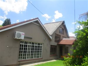 4 Bed House in Hartbeesfontein