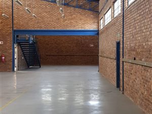 1000 m² Industrial space in Koedoespoort Industrial