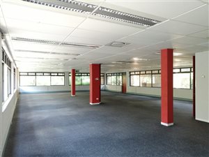 1064 m² Office Space in Woodmead