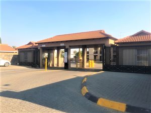 2 Bed Townhouse in Van Dyk Park