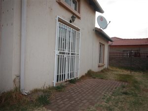 3 Bed House in Vanderbijlpark CE7