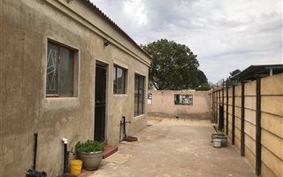 3 Bedroom Apartment in Vanderbijlpark CE1