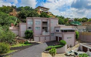4 Bedroom House in Bassonia