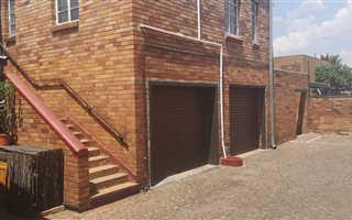 2 Bedroom Apartment in Selection Park