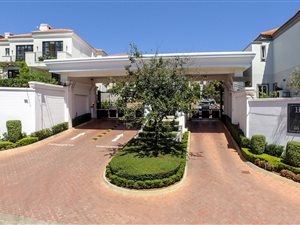 493 m² Land available in Hyde Park