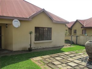 3 Bed Townhouse in Lydenburg