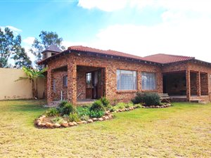 3.6 ha Farm in Rustenburg North