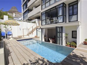 3 Bed Apartment in Bantry Bay