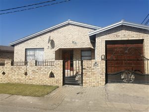 4 Bed House in Bohlokong