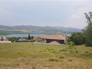1085 m² Land available in Kosmos Ridge