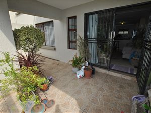 1 Bed Apartment in Paulshof