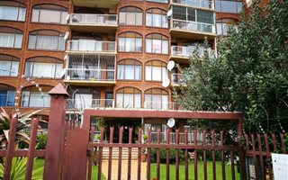 3 Bedroom Apartment in Westdene