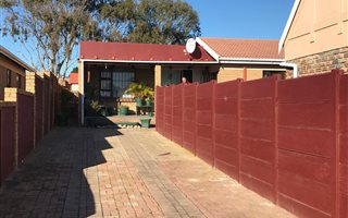 4 Bedroom House in Heiderand