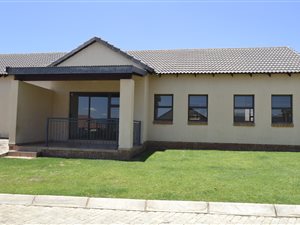 3 Bed Townhouse in Lydenburg