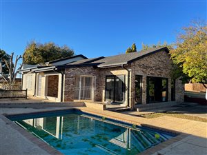 4 Bed House in Viljoenskroon