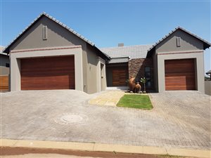 4 Bed House in Country View Estate