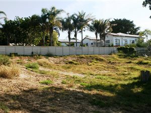 1175 m² Land available in Mossel Bay Central