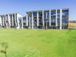 3 Bedroom Apartment in Midfield Estate