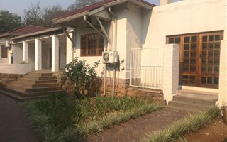 500 m² Commercial space in Forest Town