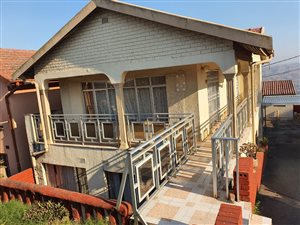 5 Bed House in Risecliff